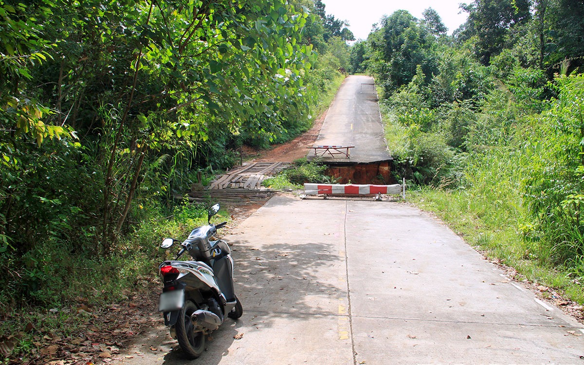 Dangerous Roads on Koh Chang